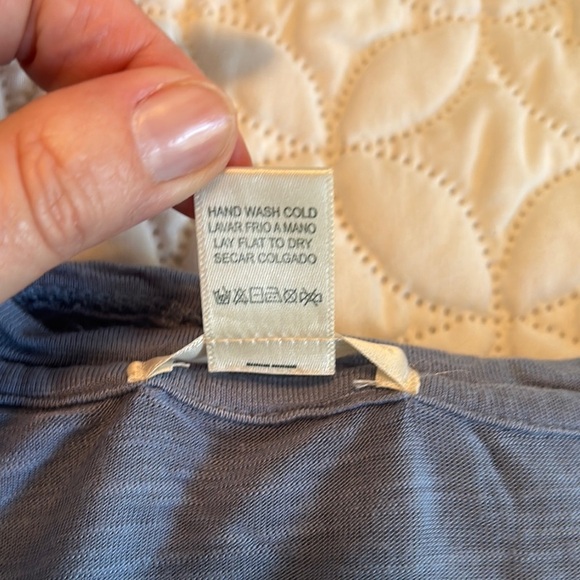 Joie Blue Floral Linen V-Neck Top and Bozzolo 100% Rayon V-Neck Top Bundle Sz L - Picture 4 of 15